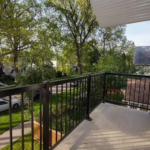 https://gorgeous-2-bedrooms-duplex-upper-unit.winnipeg-hotels.net