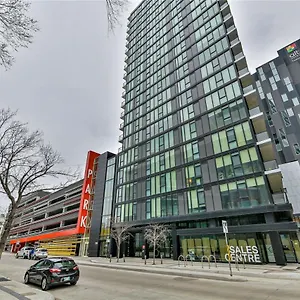 https://cozy-skyline-entire-condo-in-downtown-across-mts.winnipeg-hotels.net