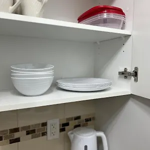https://spacious-room-with-tv-wi-fi-netflix-parking.edmonton-hotels.net