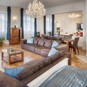 Apartment Smetanovo Nabrezi - Riverview Old Town