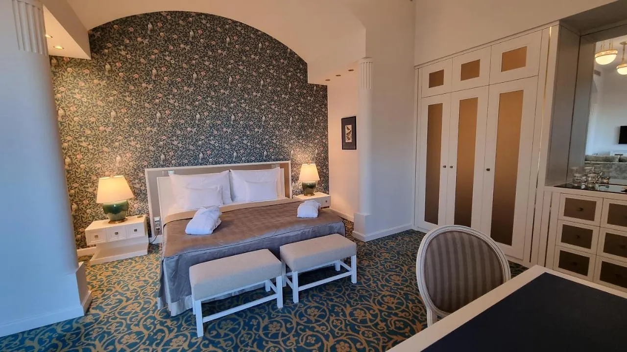Hotel Savoy Πράγα 4*,